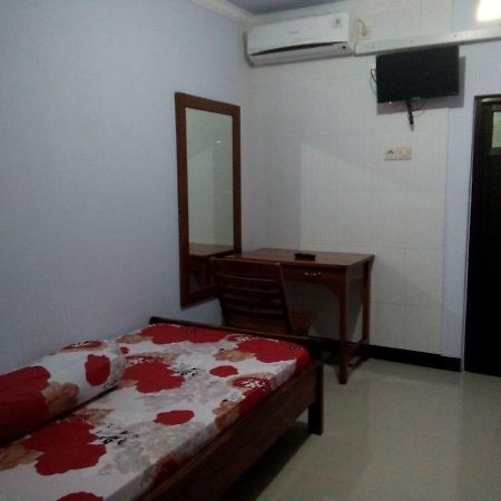 Rembulan Guest House Jombang Bagian luar foto