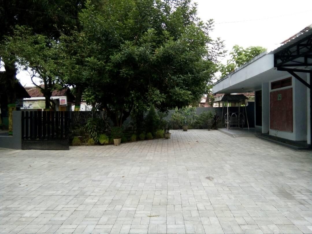 Rembulan Guest House Jombang Bagian luar foto