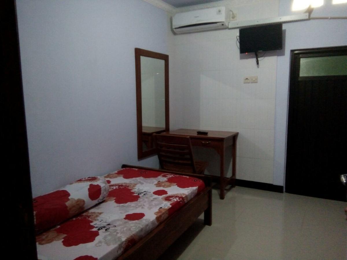 Rembulan Guest House Jombang Bagian luar foto